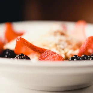 Oats, Yoghurt &amp; Fruit (Vegan Yoghurt Available)