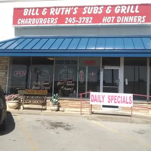 Charming hole-in-the-wall diner front