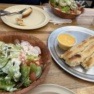 breadstick with cheese and salad