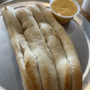 gatlic breadstick with cheese
