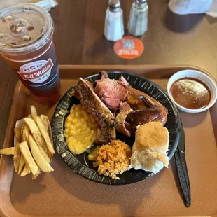Rodeo Plate w/ mac, rice, fries &amp; sweet tea