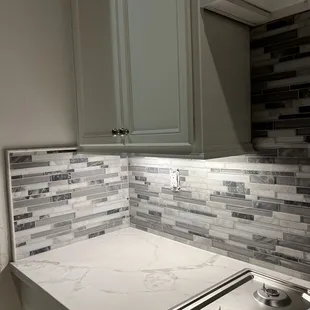 Kitchen backsplash