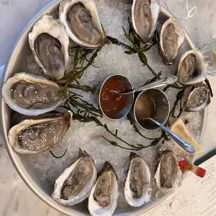 It dozen oyster, bartenders recommendation.