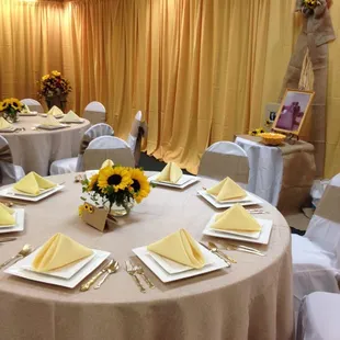 Rebekah was a great help! She went above and beyond! I'd be thrilled to use them again for any event!