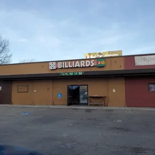 billiards restaurant