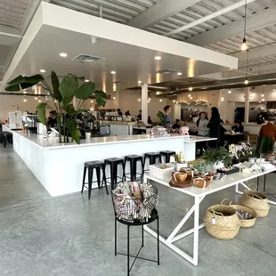 Dining Area and Counter