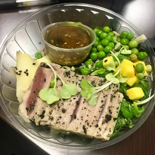 Seared Tuna Salad