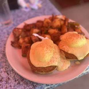 Crab Cakes Benedict*
