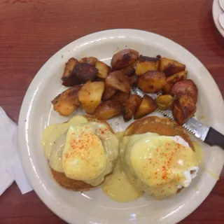 Crab Cakes Benedict
