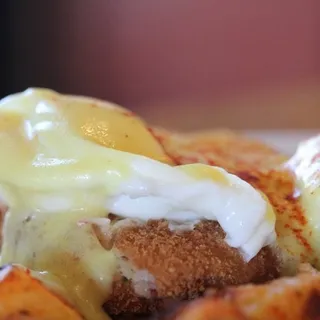 Crab Cakes Benedict
