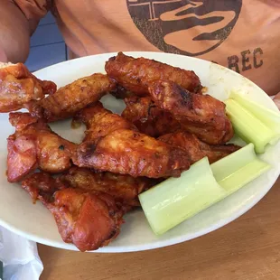 Wings... Good sauce