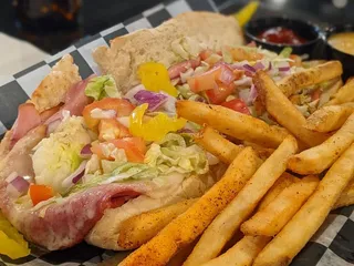 Madhouse Bar & Grill