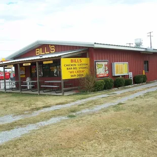 the outside of the restaurant