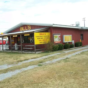 the outside of the restaurant