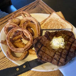 12oz Sirloin with Onion Rings
