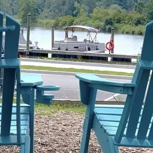 Beautiful and resort/yacht club ish but laid back