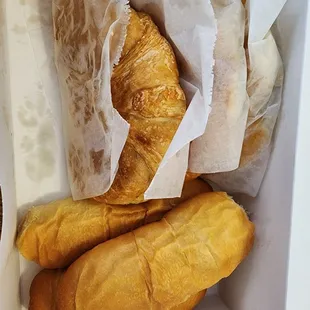 3 ham &amp; cheese croissants and 3 sausage &amp; cheese kolaches. I LOVE their croissants