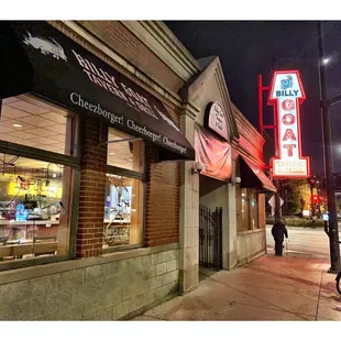 Billy Goat Tavern &amp; Grill! Chicago Institution! (Madison St/Ogden Ave) near United Center!  Cheezborger! Cheezborger! Cheezborger! O Ye!