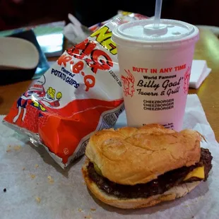 Burger, Chips &amp; Cup