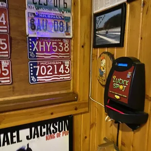 ws a telephone in a bar