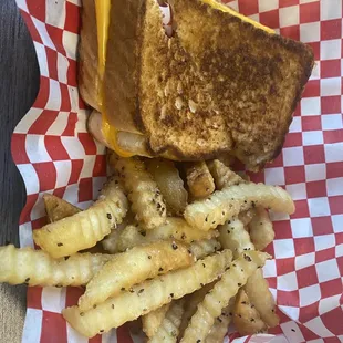 Grilled cheese and crinkle cut fries