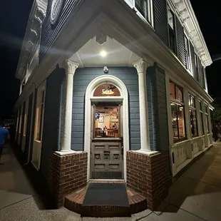 Billy Yanks Front Door