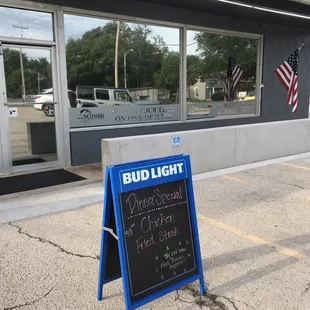 Billy's Bar & Grill