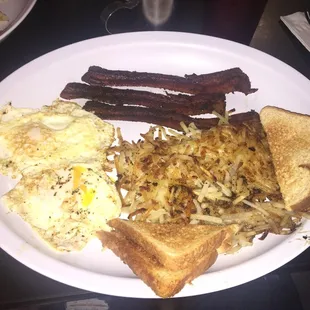 a plate of breakfast food