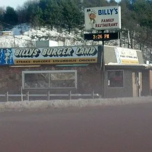 the outside of the restaurant