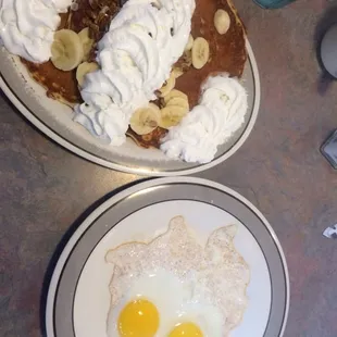 Pecan and banana pancakes and eggs!!!