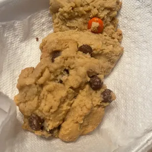 2 Cookies they gave for free