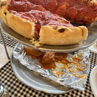 Best deep dish authentic Chicago style pizza ever on top of that some of the best buffalo wings I've had in my life super meaty and perfect