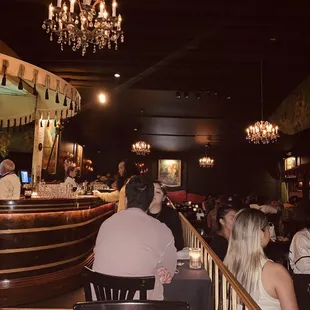 Drinks &amp; live music