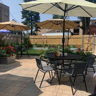 Bina&apos;s patio