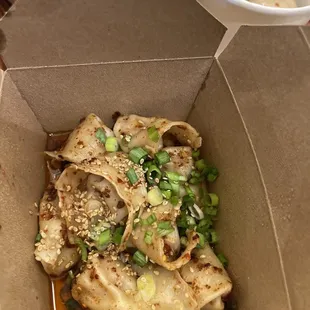Chili oil wontons (pork)