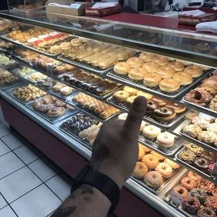 5am Sunday donuts ... Krispy Kreme closed so it is what it is :) #sundayflow