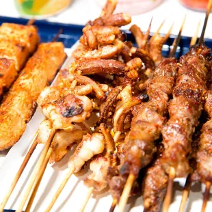 food, chicken wings and fried chicken