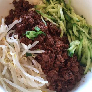 Noodle with Pork in Soybean Paste Sauce