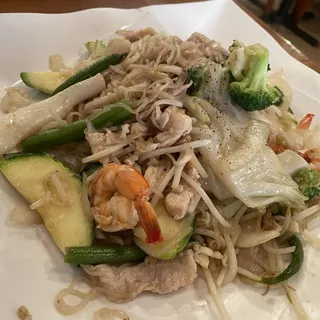 45. Stir-Fried Rice Noodles with Mix Vegetables