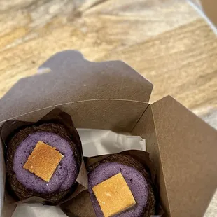 Ube flan cupcakes