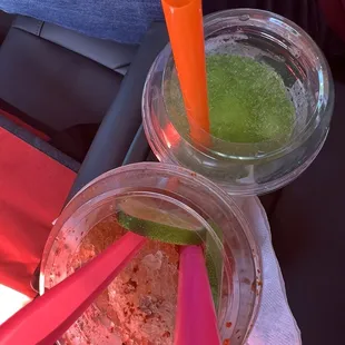 raspados de limón uno natural y el otro dulce pero jamás nos dijeron que el dulce era artificial y que el natural era salado hasta morir