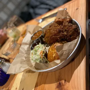 Famous &apos;Buckhorn&apos; Fried Chicken