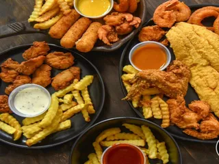 Gator Fish N' Chicken