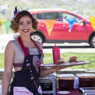 Bird Dog BBQ- Catering - Service with style