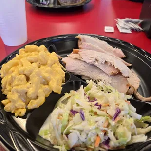 Turkey with mac n cheese,  Cole slaw