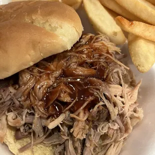 Regular Sandwich with pulled pork