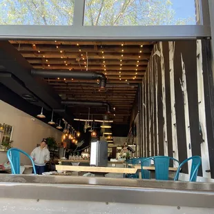 the outside of the restaurant