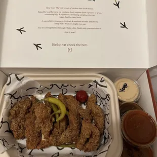 Tenders and sauce flight