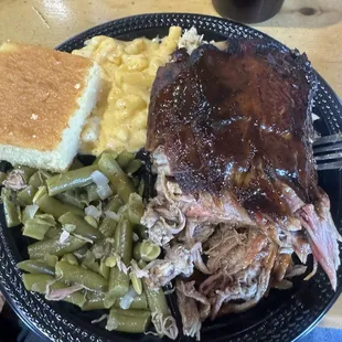 4 Baby Back Ribs &amp; 2 Pulled Meats