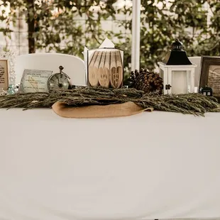 The sweetheart table.